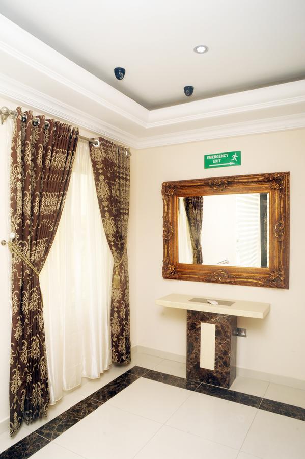 H210 Hotel Aliayabiagba Buitenkant foto