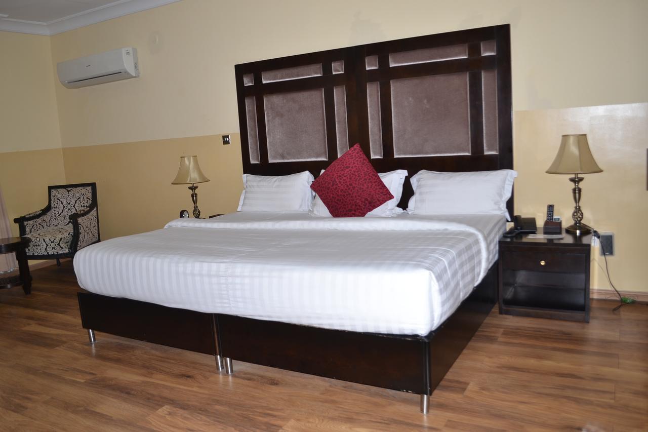 H210 Hotel Aliayabiagba Buitenkant foto